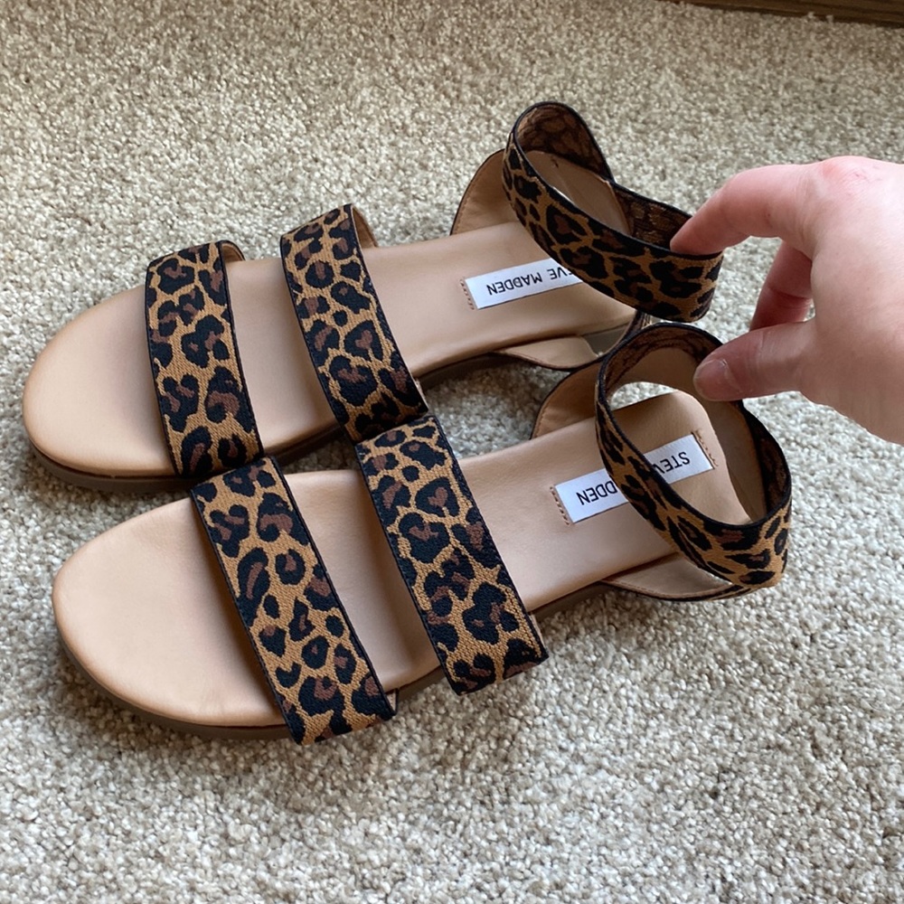 Steve Madden Cheetah Wrap Sandal Flats - 9